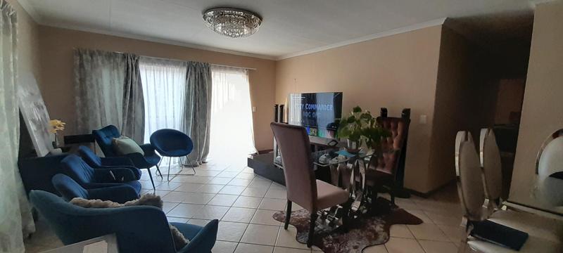To Let 3 Bedroom Property for Rent in Thatchfield Gauteng