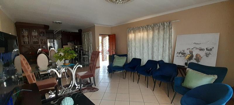 To Let 3 Bedroom Property for Rent in Thatchfield Gauteng