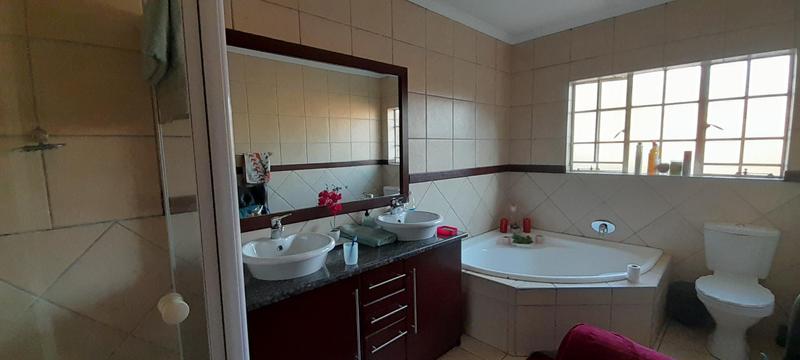 To Let 3 Bedroom Property for Rent in Thatchfield Gauteng