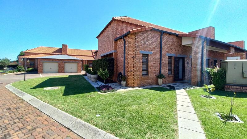 To Let 2 Bedroom Property for Rent in Equestria Gauteng