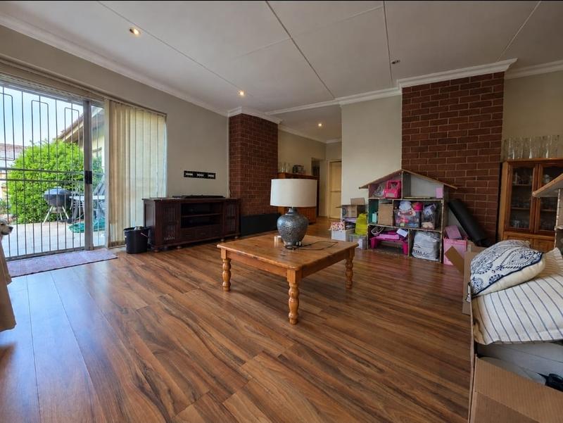 4 Bedroom Property for Sale in Brackenhurst Gauteng