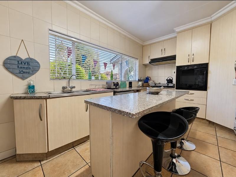 4 Bedroom Property for Sale in Brackenhurst Gauteng