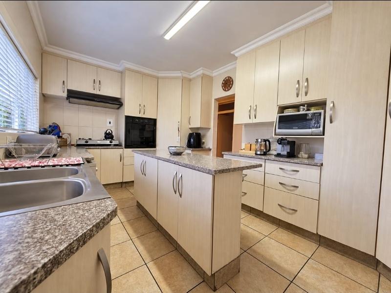 4 Bedroom Property for Sale in Brackenhurst Gauteng