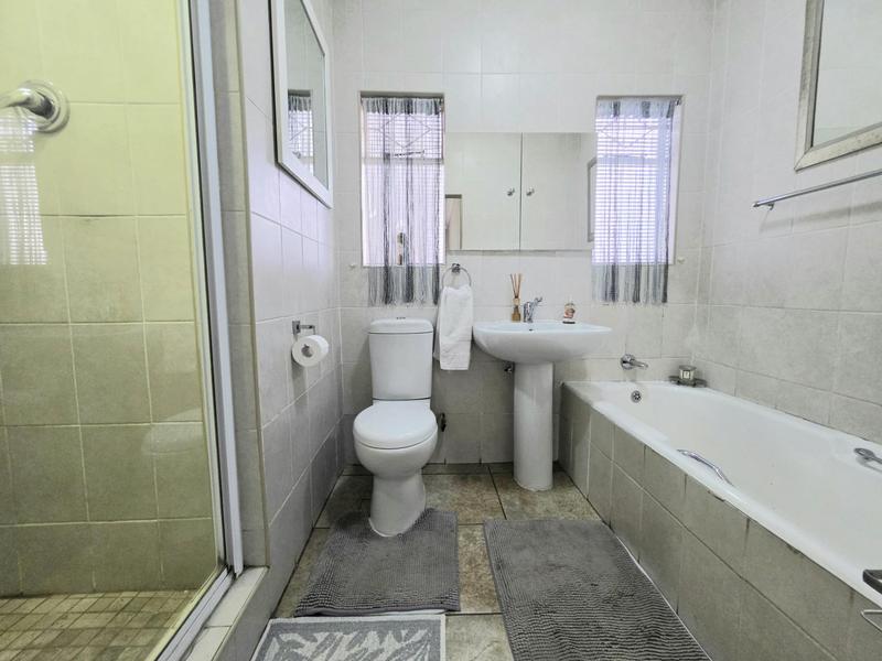 4 Bedroom Property for Sale in Brackenhurst Gauteng
