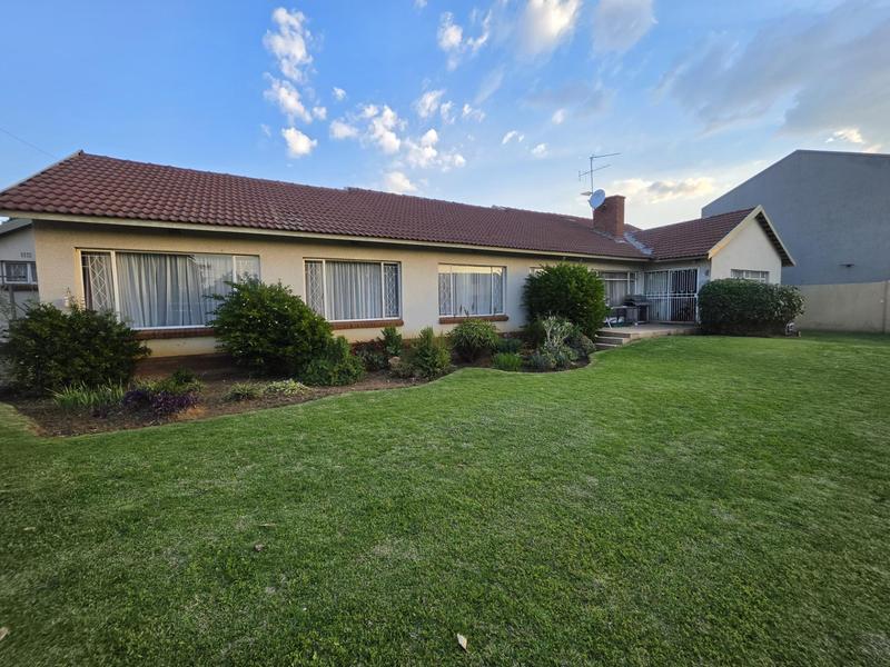 4 Bedroom Property for Sale in Brackenhurst Gauteng