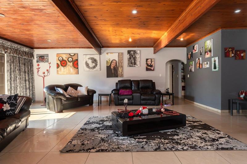 4 Bedroom Property for Sale in Verwoerdpark Gauteng