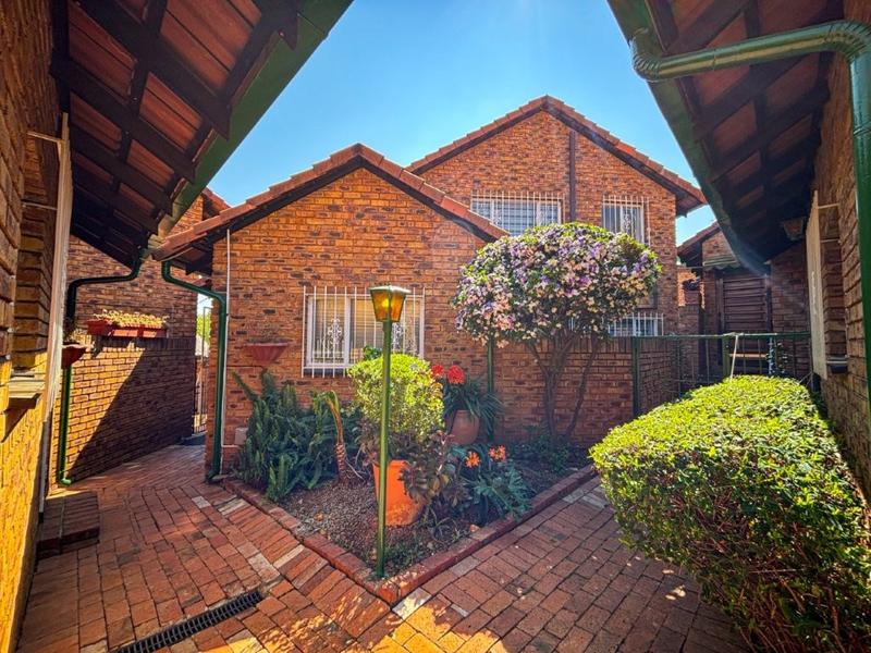 3 Bedroom Property for Sale in Bassonia Gauteng