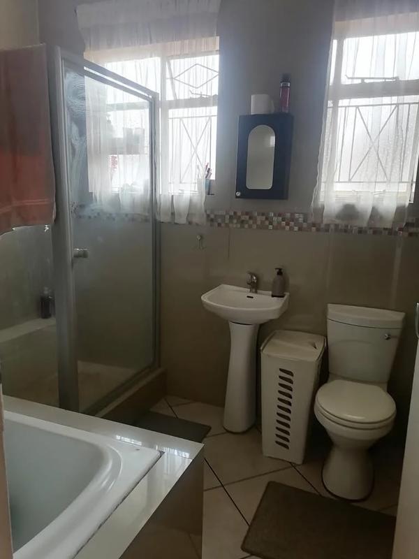 To Let 2 Bedroom Property for Rent in Primrose Gauteng