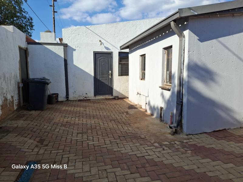 To Let 3 Bedroom Property for Rent in Protea Glen Gauteng