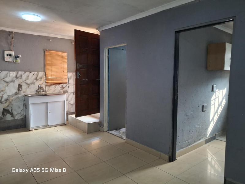 To Let 3 Bedroom Property for Rent in Protea Glen Gauteng