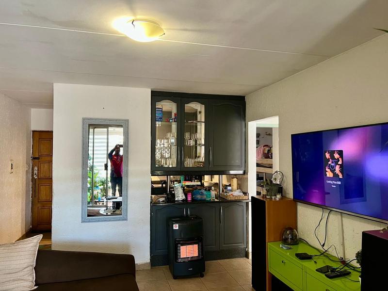 2 Bedroom Property for Sale in Meredale Gauteng