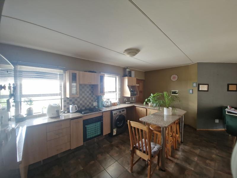 2 Bedroom Property for Sale in Gosforth Park Gauteng