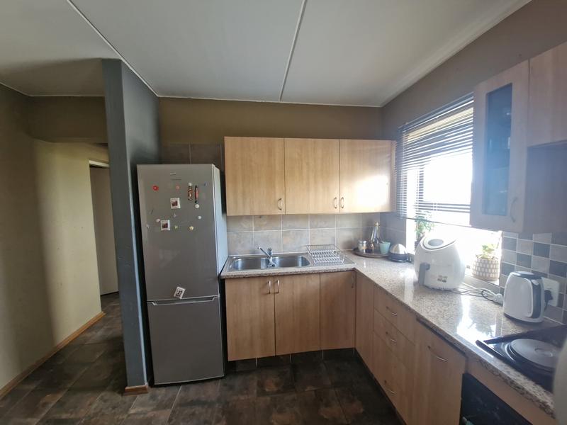 2 Bedroom Property for Sale in Gosforth Park Gauteng