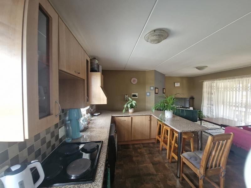 2 Bedroom Property for Sale in Gosforth Park Gauteng
