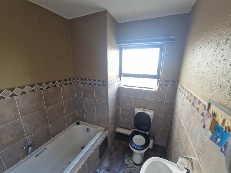 2 Bedroom Property for Sale in Gosforth Park Gauteng