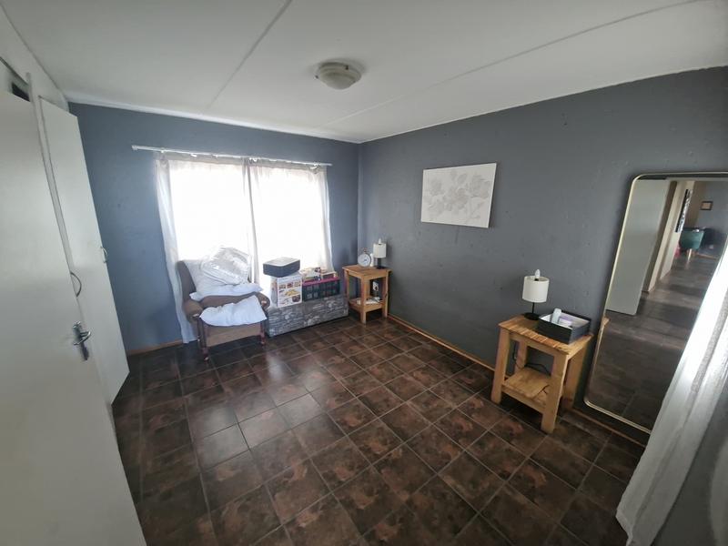 2 Bedroom Property for Sale in Gosforth Park Gauteng