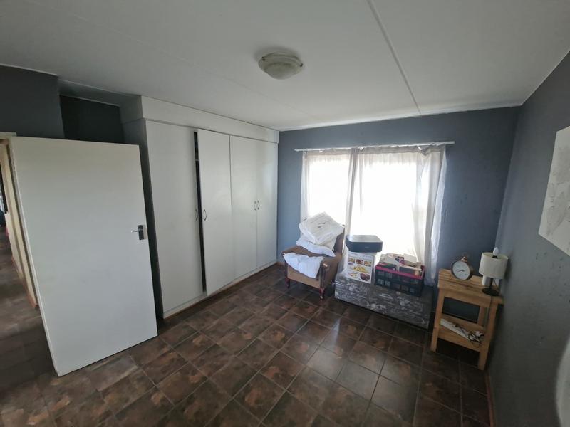 2 Bedroom Property for Sale in Gosforth Park Gauteng