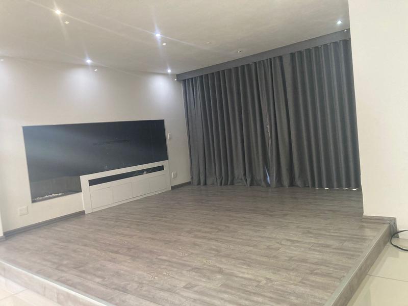 To Let 4 Bedroom Property for Rent in Kyalami Gauteng