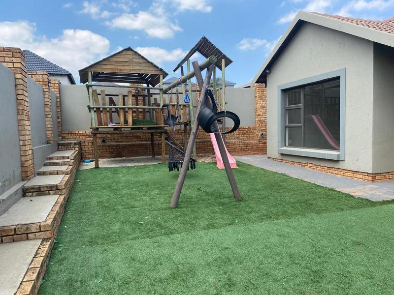 3 Bedroom Property for Sale in Wildtuinpark Gauteng