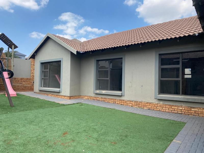 3 Bedroom Property for Sale in Wildtuinpark Gauteng