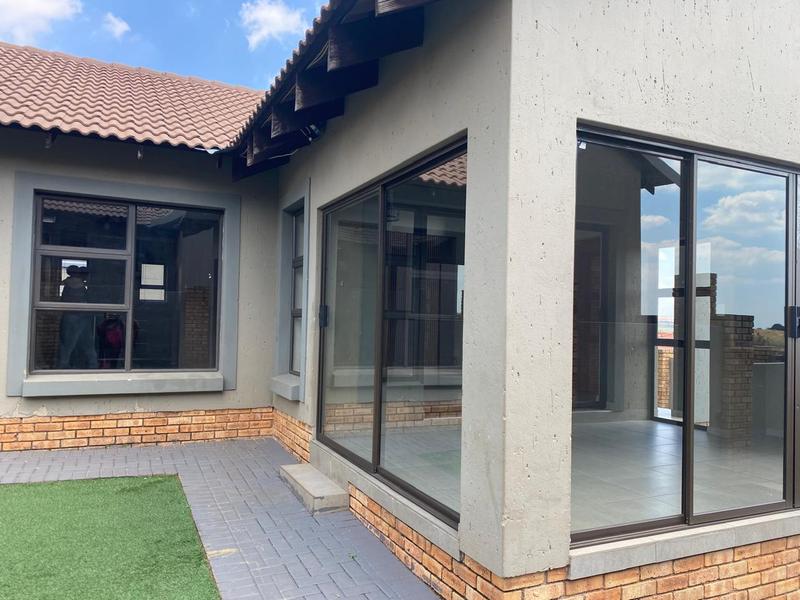 3 Bedroom Property for Sale in Wildtuinpark Gauteng