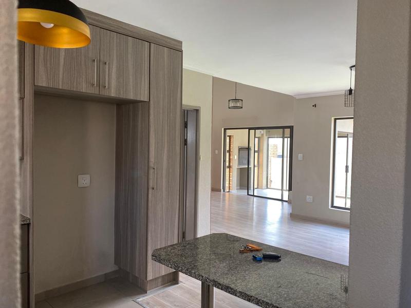 3 Bedroom Property for Sale in Wildtuinpark Gauteng