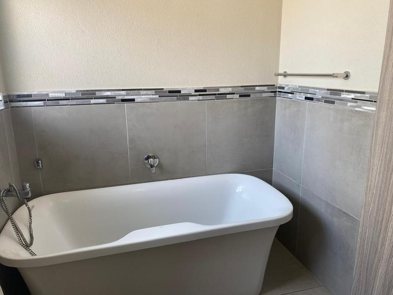 3 Bedroom Property for Sale in Wildtuinpark Gauteng