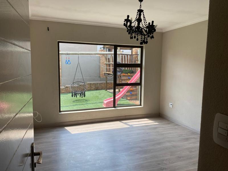 3 Bedroom Property for Sale in Wildtuinpark Gauteng