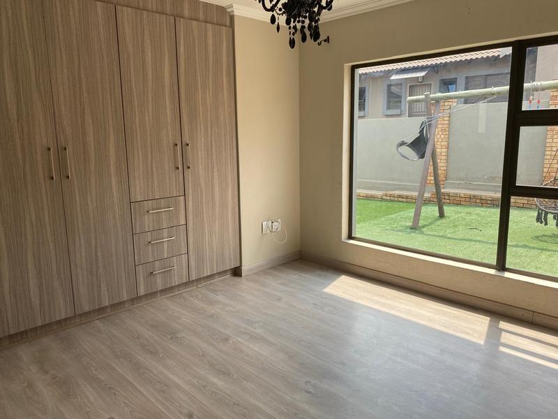 3 Bedroom Property for Sale in Wildtuinpark Gauteng