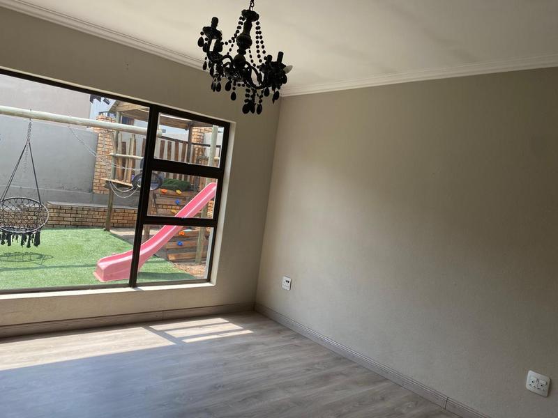 3 Bedroom Property for Sale in Wildtuinpark Gauteng