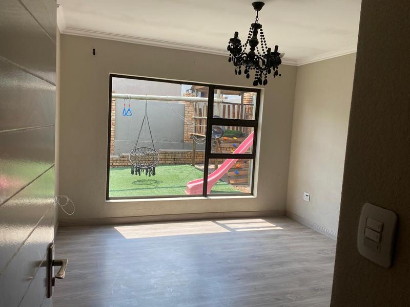 3 Bedroom Property for Sale in Wildtuinpark Gauteng