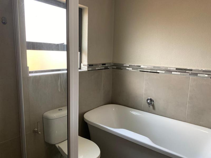 3 Bedroom Property for Sale in Wildtuinpark Gauteng
