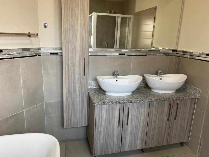 3 Bedroom Property for Sale in Wildtuinpark Gauteng