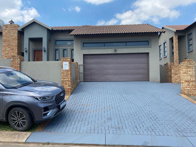3 Bedroom Property for Sale in Wildtuinpark Gauteng