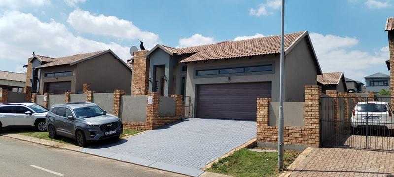 3 Bedroom Property for Sale in Wildtuinpark Gauteng