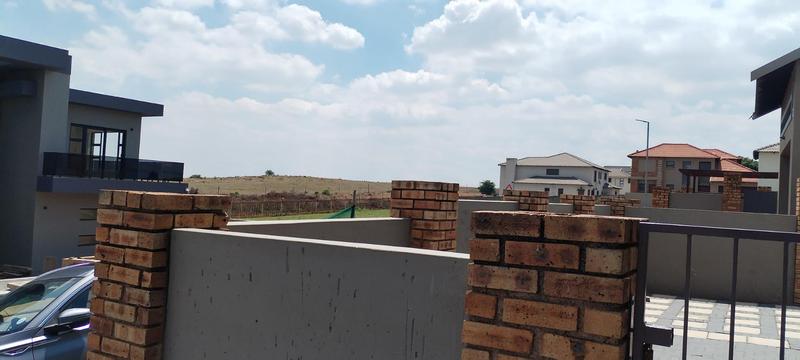 3 Bedroom Property for Sale in Wildtuinpark Gauteng