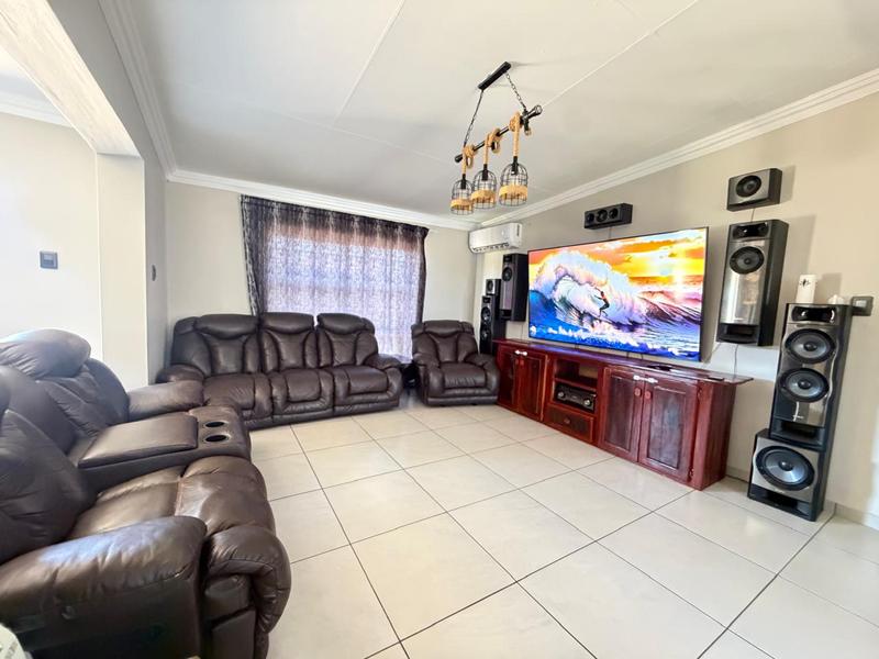 5 Bedroom Property for Sale in Riversdale Gauteng