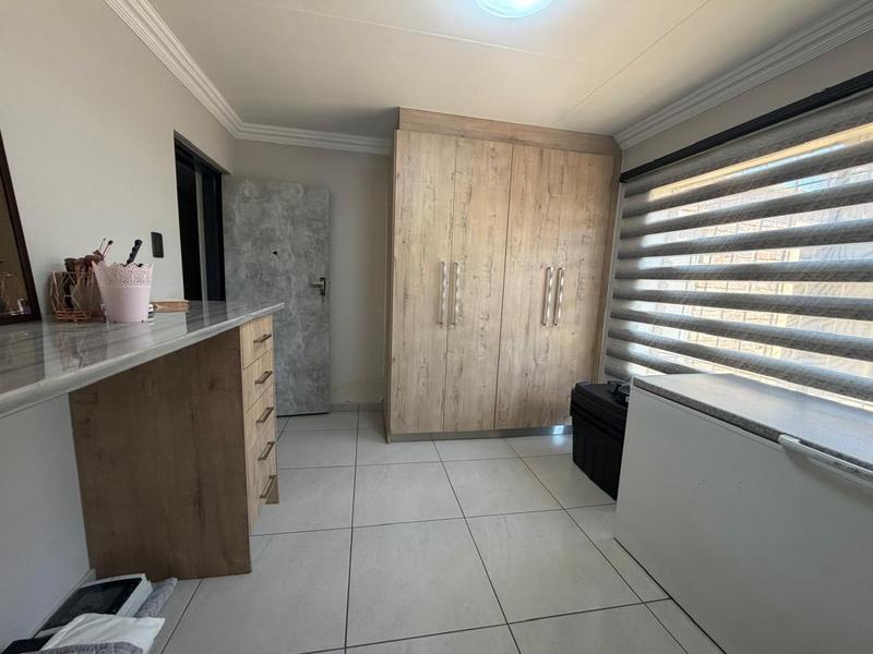 5 Bedroom Property for Sale in Riversdale Gauteng