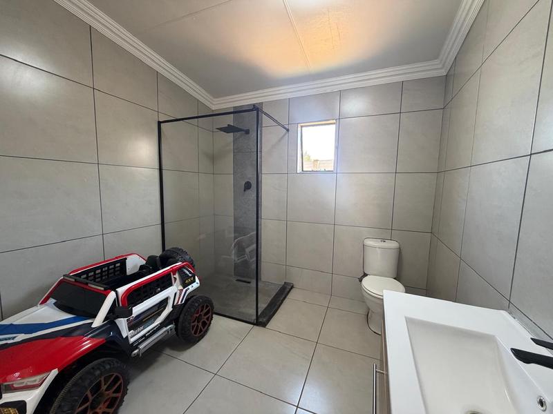 5 Bedroom Property for Sale in Riversdale Gauteng