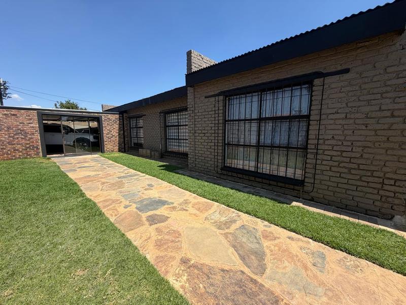 5 Bedroom Property for Sale in Riversdale Gauteng