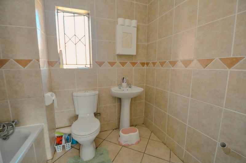 3 Bedroom Property for Sale in Halfway Gardens Gauteng