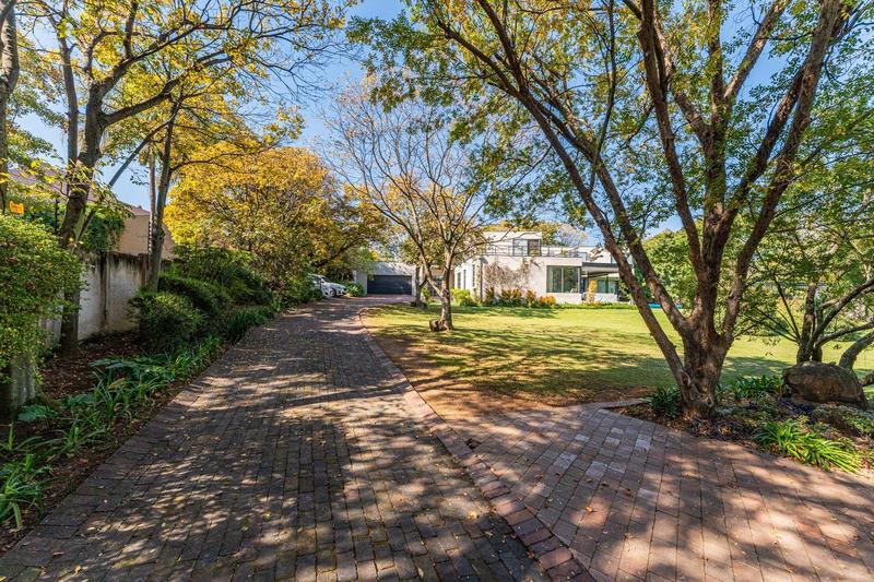 6 Bedroom Property for Sale in Morningside Gauteng