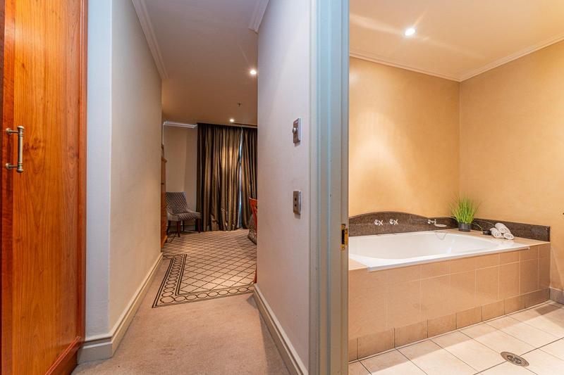 3 Bedroom Property for Sale in Sandton Central Gauteng