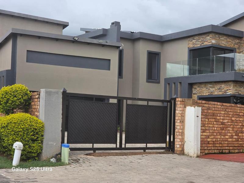 6 Bedroom Property for Sale in Pretoria North Gauteng