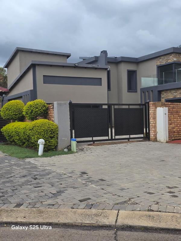 6 Bedroom Property for Sale in Pretoria North Gauteng