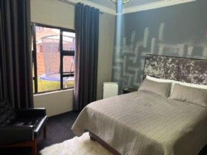6 Bedroom Property for Sale in Pretoria North Gauteng