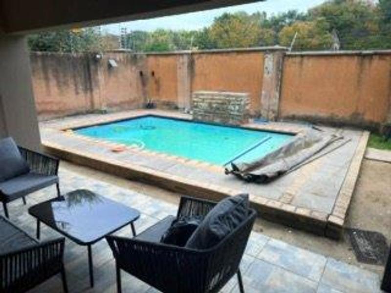 6 Bedroom Property for Sale in Pretoria North Gauteng