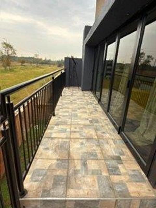 6 Bedroom Property for Sale in Pretoria North Gauteng