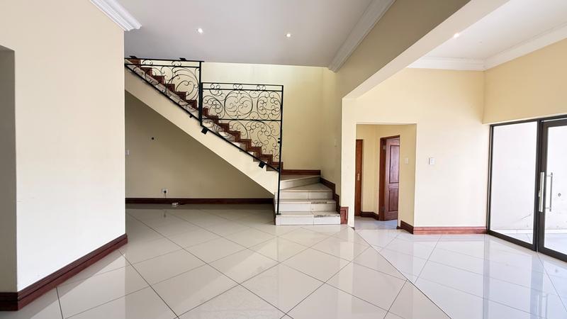 To Let 6 Bedroom Property for Rent in Broadacres Gauteng