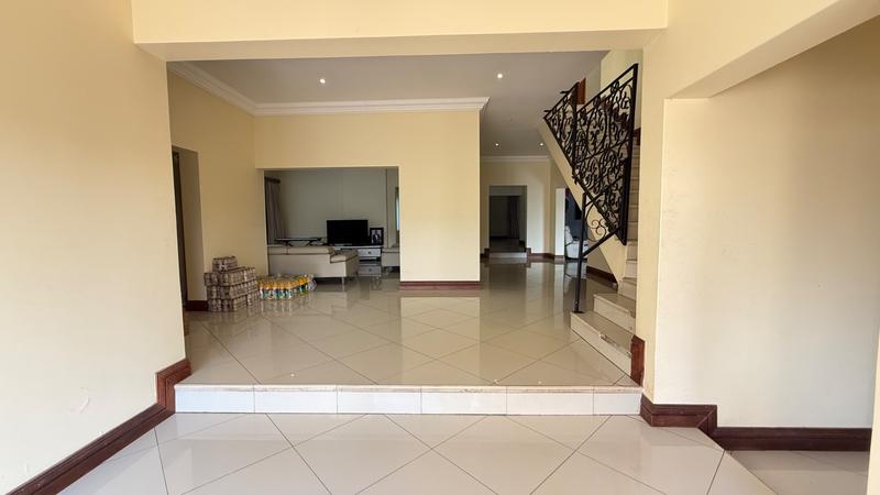 To Let 6 Bedroom Property for Rent in Broadacres Gauteng